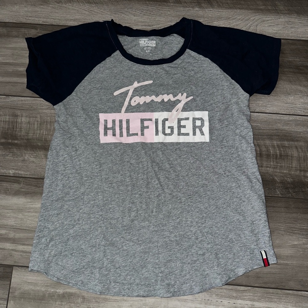 Tommy Hilfiger Gray and Blue Short Sleeve Tee
